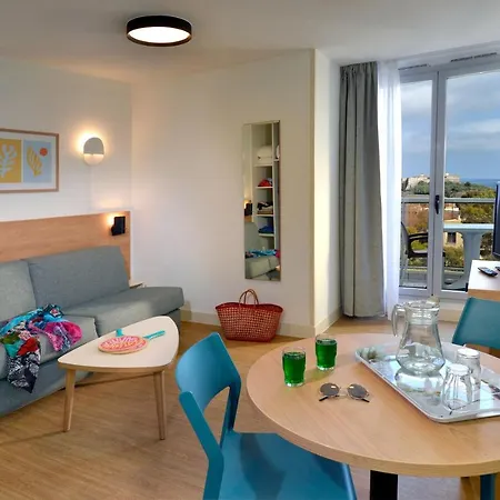 Hotel apartamentowy Resideal 4*