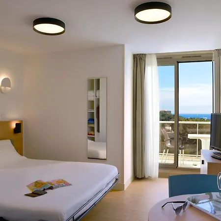 Resideal Aparthotel 4*